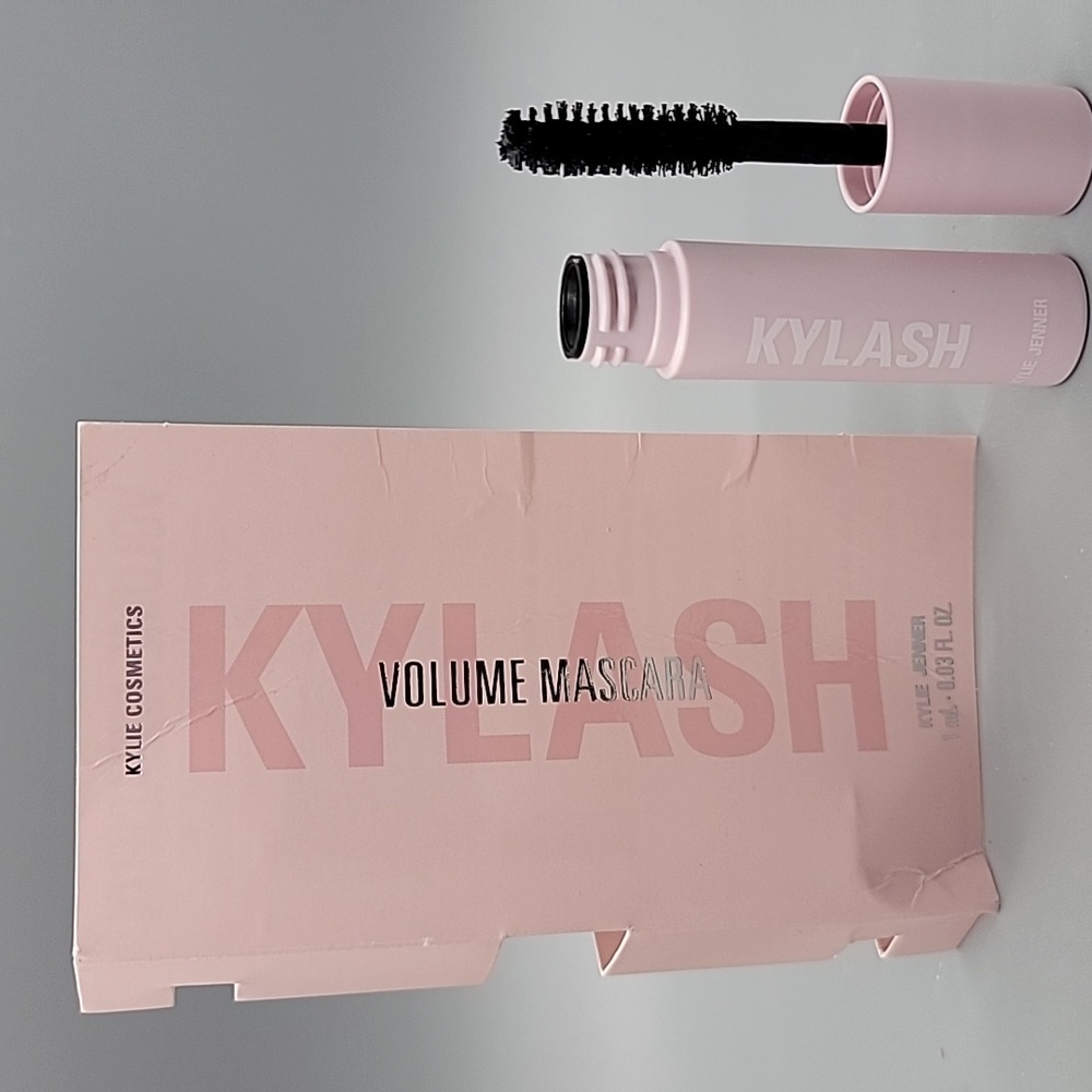 5 pc. Mascara Sampler - Picture 2 of 14